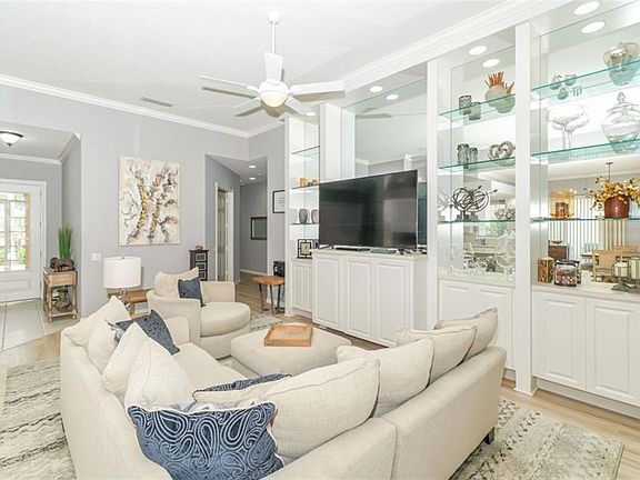 4th image of 5869 Ferrara Dr