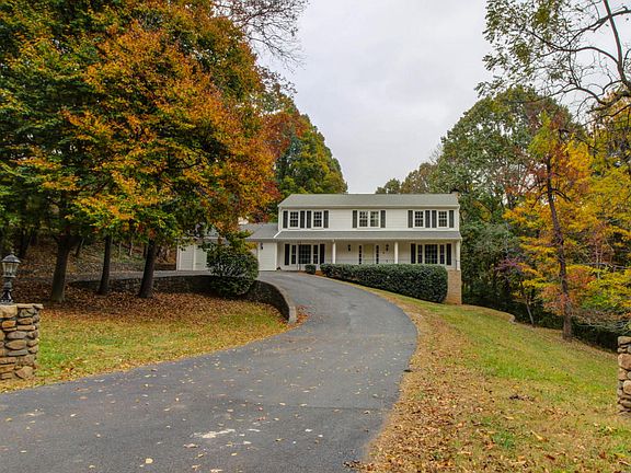 2nd image of 3818 Park Ln SW