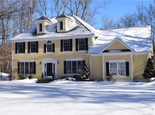 18 Wakefield Ln, Farmington, CT 06032