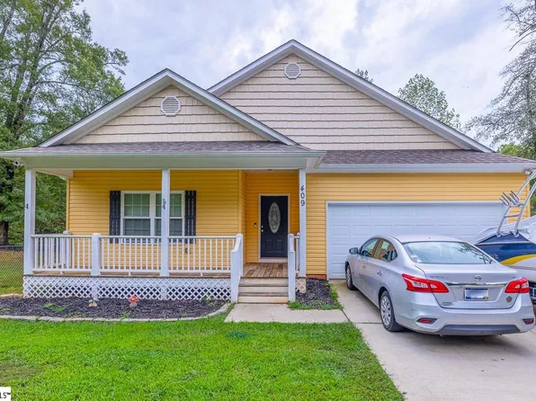 409 N Palmetto St, Liberty, SC 29657