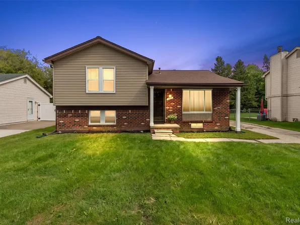 1205 Hampshire Dr, Canton, MI 48188