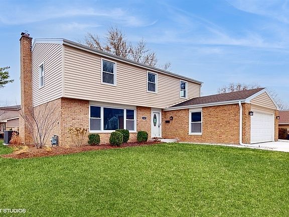3rd image of 1825 E Suffield Dr