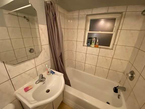 3rd image of 3112 Calwagner Ave #Gw