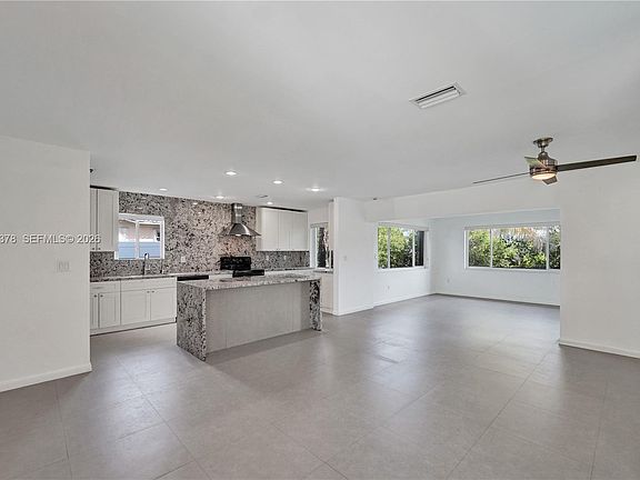 4th image of 4311 Hayes St