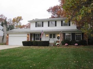 3297 Angelus Dr, Waterford, MI 48329