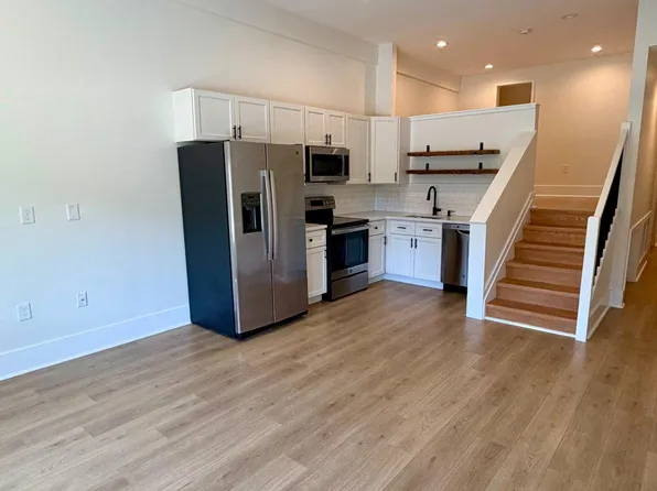 631 S Broadway #202, Baltimore, MD 21231