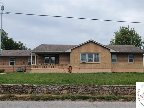 126 N 17th St, Lexington, MO 64067