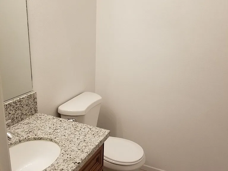 8471 Laurel Ave #401 — Photo 14