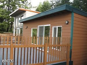 3rd image of 761 NE Reservoir Ln