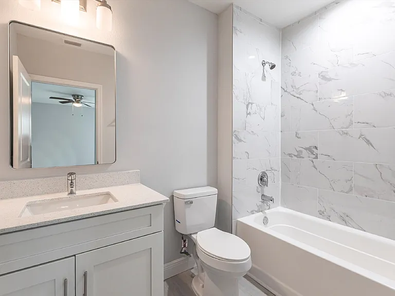 2113 Como St — Photo 28