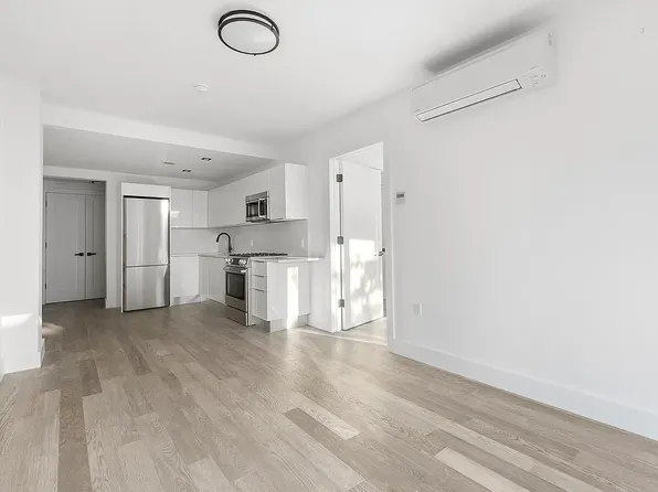 1673 Ocean Avenue image 2 of 7