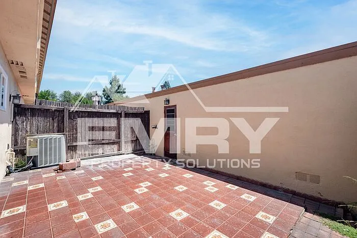 9781 Karmont Ave — Photo 35