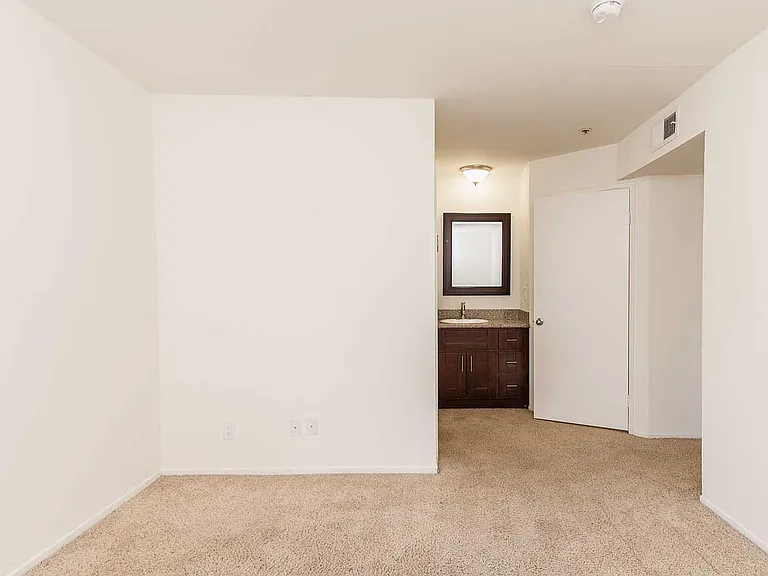Marlon Manor — Photo 10