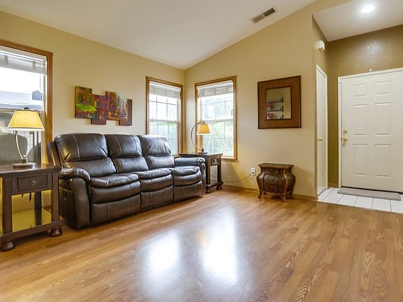 3rd image of 4752 Lagunita Way