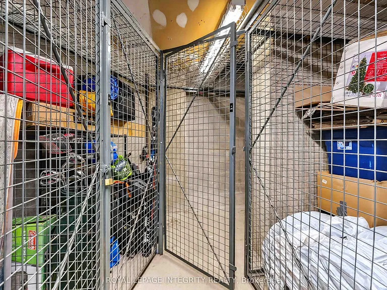 180 York St #909 — Photo 27