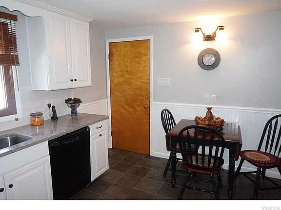 3rd image of 269 Moore Ave