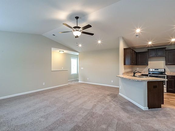 3rd image of 211 E Wind Ln #18300