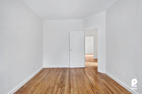 Rented by REZI | media 7
