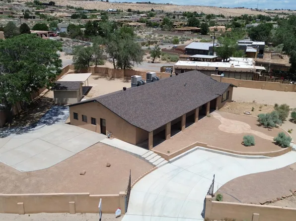 8 Calle Blanca, Corrales, NM 87048