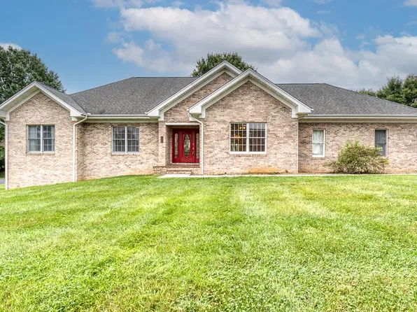 330 Pinehurst Ct, Abingdon, VA 24211