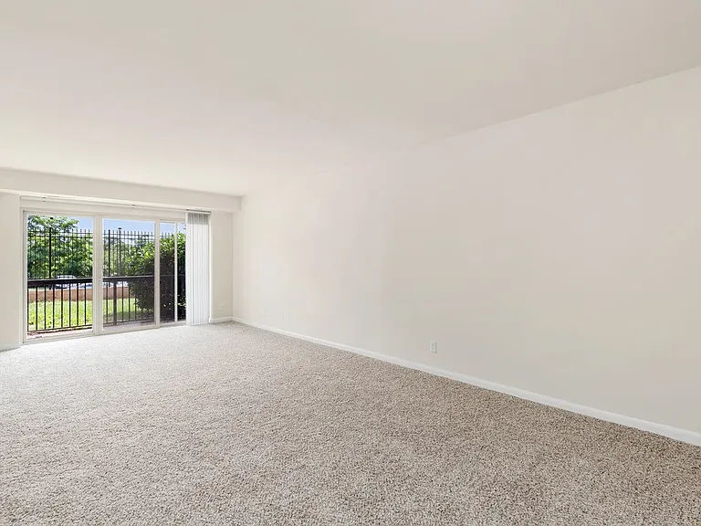 101 North Ripley Apartments — Photo 11