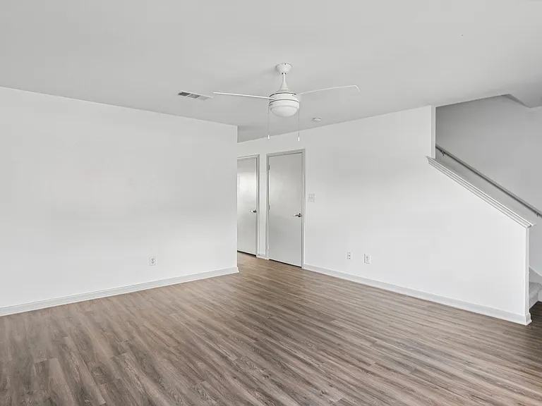 4450 Marine Creek Pkwy — Photo 12