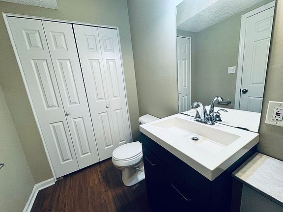 5th image of 1450 Ashbourne Dr