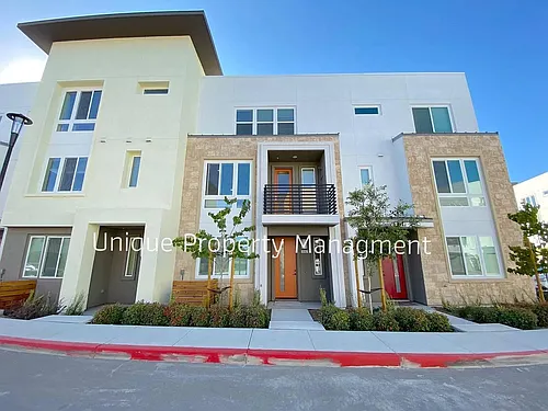3982 Eminence St Photo 1