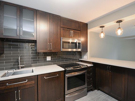 4th image of 211 E Ohio St APT 1406