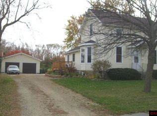 515 E 1st St, Janesville, MN 56048