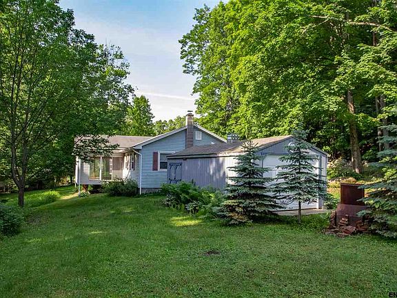 5th image of 10 Mountain Ln