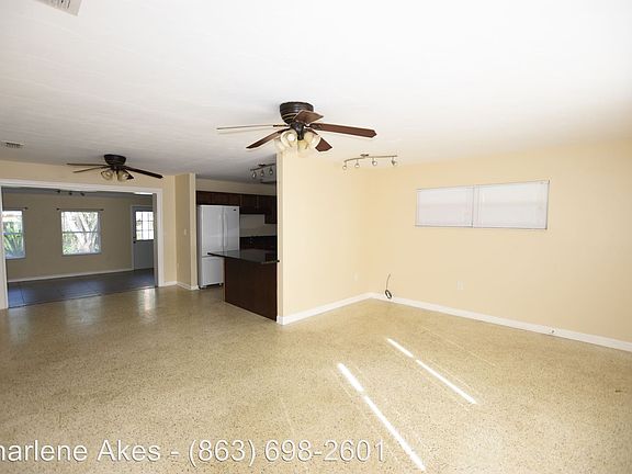 3rd image of 4625 Essex Ave