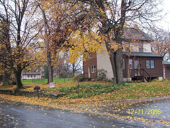 Stone wall viewed from Bartville Rd