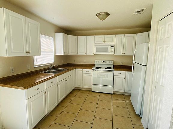2nd image of 12 Dogwood Trail Crse