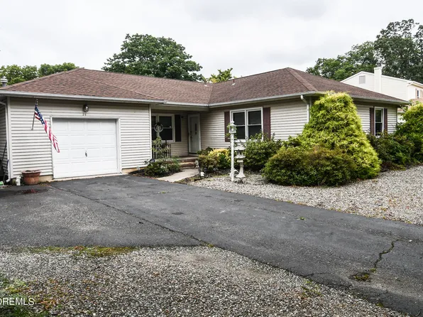 27 Shasta Lane, Toms River, NJ 08753
