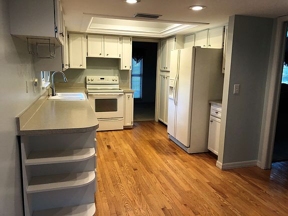 2nd image of 10100 Wilson Ave