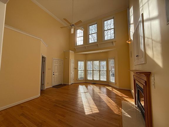 3rd image of 282 Walt Whitman Ave