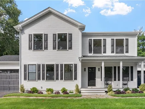 81-83 Cadora Ave, Warwick, RI 02886