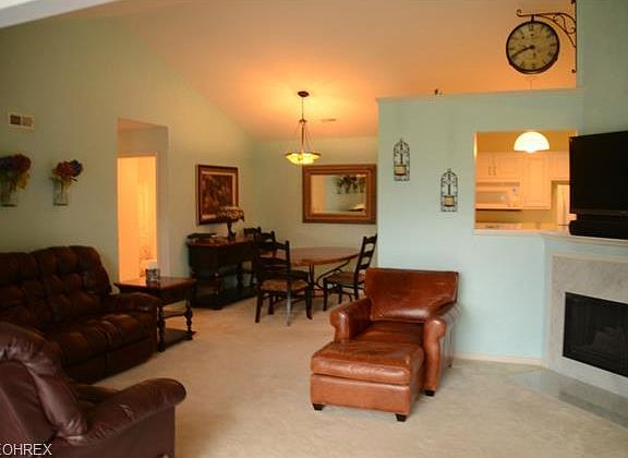 2nd image of 9691 Sylvan Ln Unit 9691
