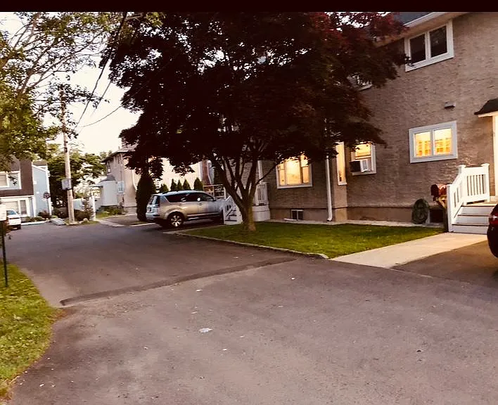 1 Carlson Ct #A — Photo 2