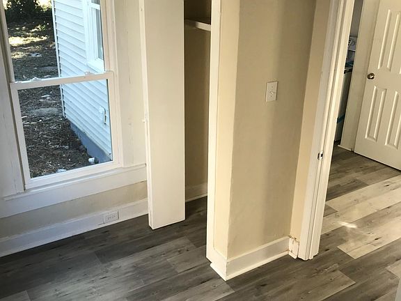4th image of 74 Manly St