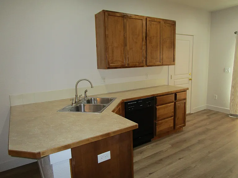 Village Cir — Photo 5