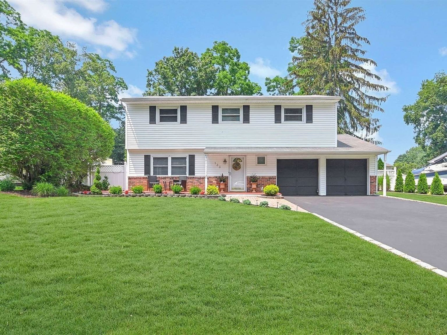 133 Boxwood Drive, Kings Park, NY 11754 Zillow