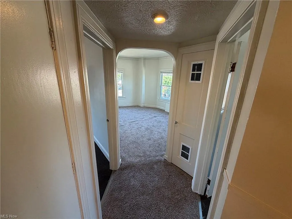 2 bed, $900 — Photo 2
