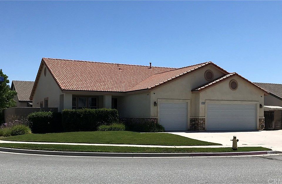1st image of 3379 Catalina Ave