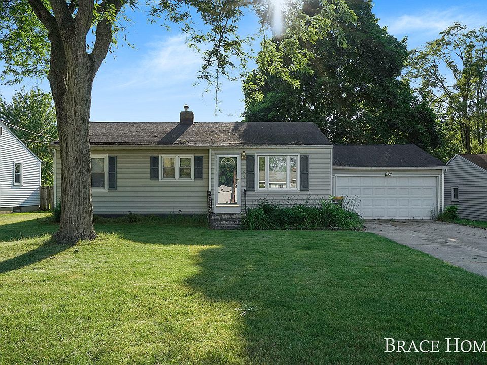 1st image of 3659 Grape Ave NE