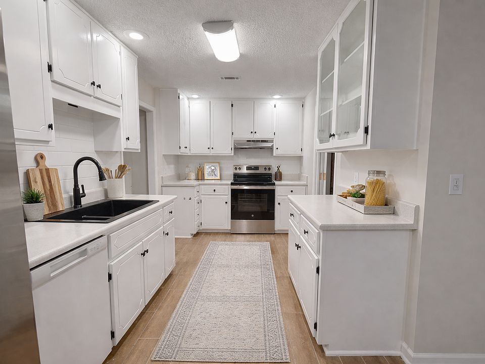 Kitchen, Staged