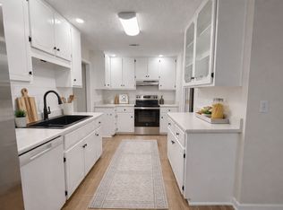 168 Woodmere Dr, Enterprise, AL 36330