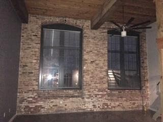 Large windows in the unit