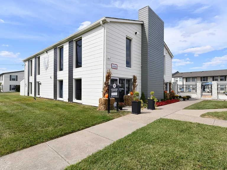 Leasing Office